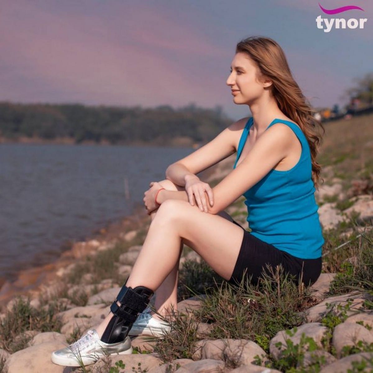 Tynor Ankle Splint, Black (1 Unit)